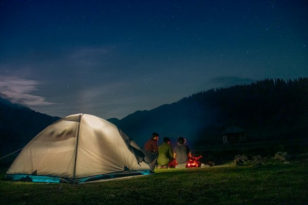 Quels conseils suivre pour réduire le risque de maladies transmissibles en camping?